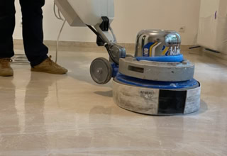 Services de ponçage et de cristallisation de marbre