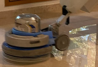 Services de ponçage et de cristallisation de marbre