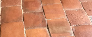 Decapez vos tomettes en terre cuite