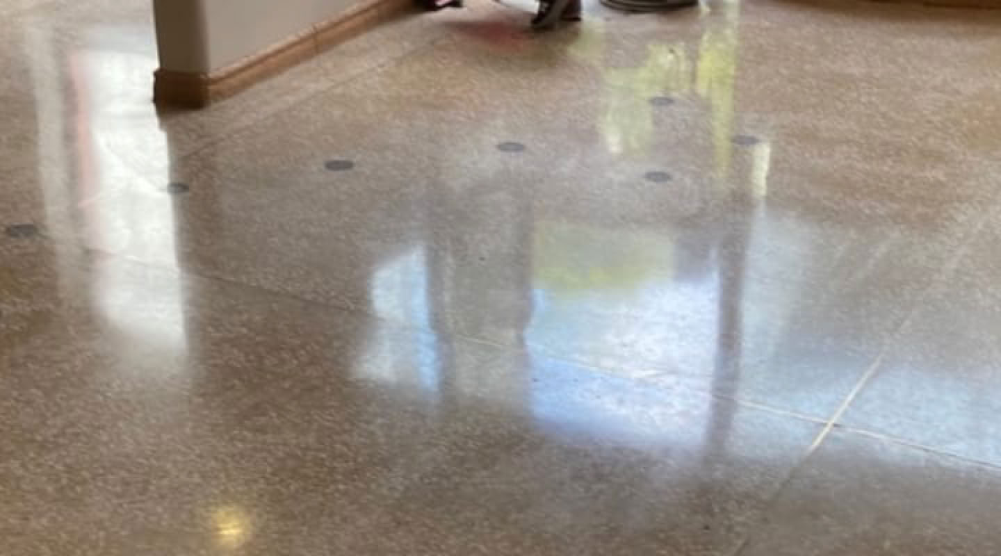 Rénovation de sol en granito terrazzo