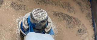 Poncer et traiter mosaique de marbre 